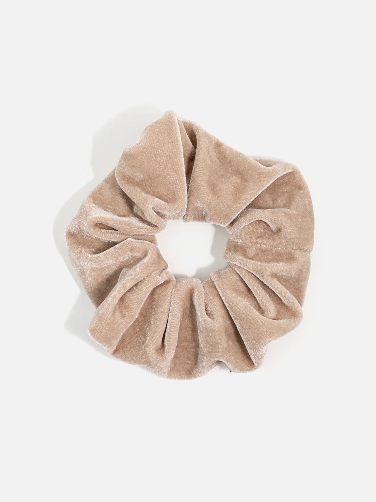Stor Scrunchie Beige Sammet – Elegant Hårsnodd