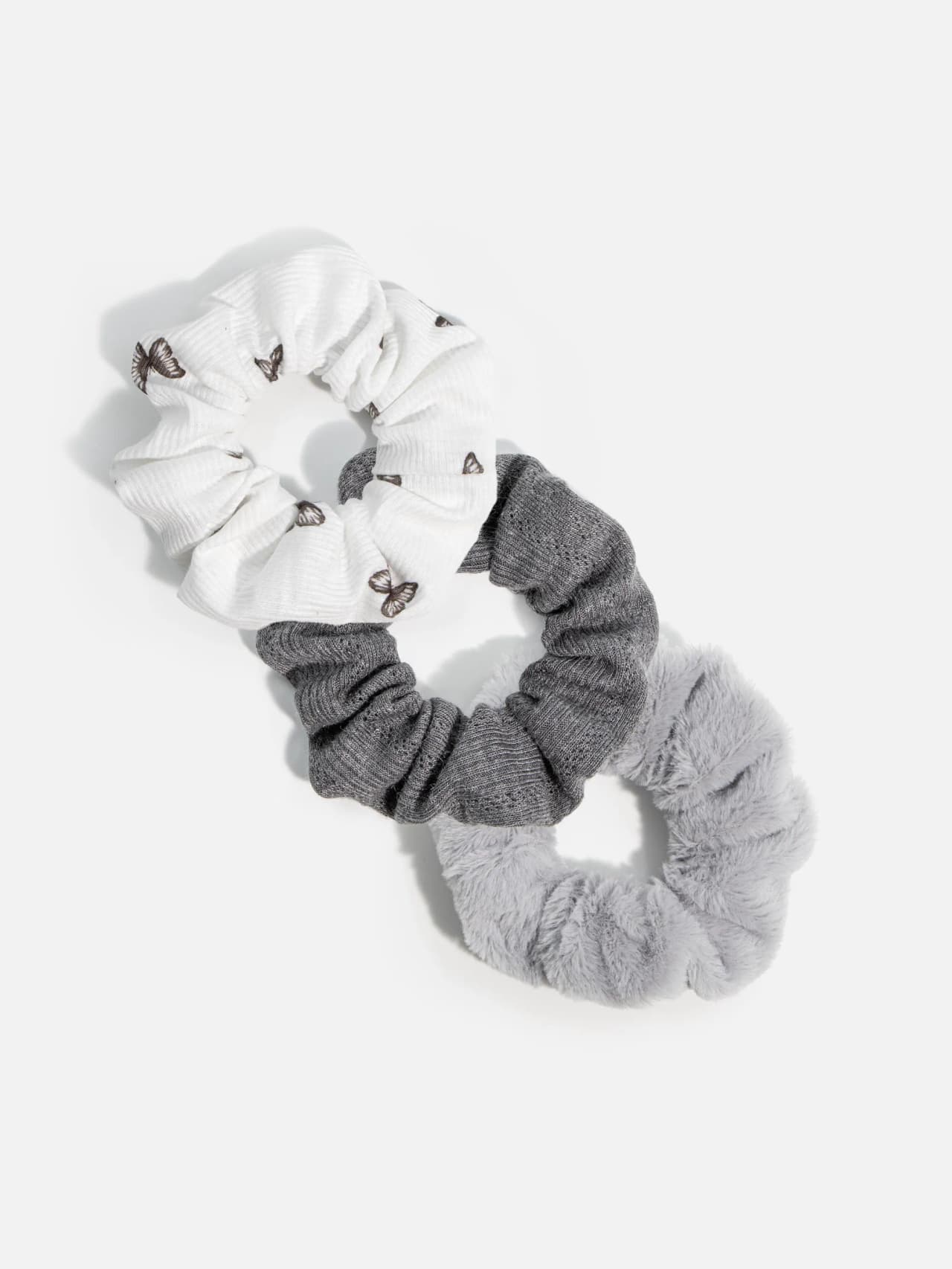 Scrunchie 3-Pack Fjärilar Grå – Ribbad, Stickad och Fluffig