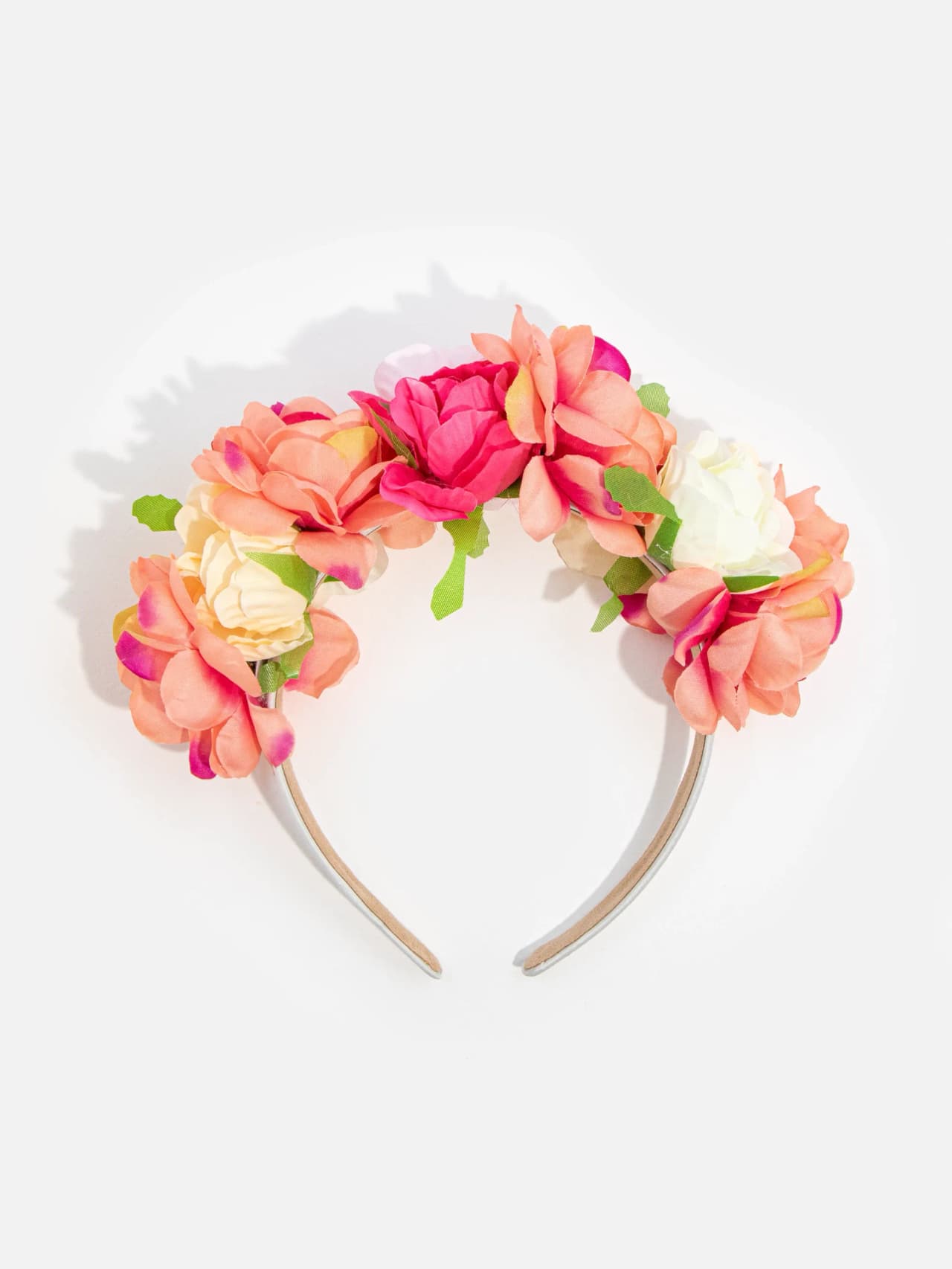 Blomdiadem med pastellblommor i korall/rosa och vita blommor på ljus bas, omkrets ca 34 cm