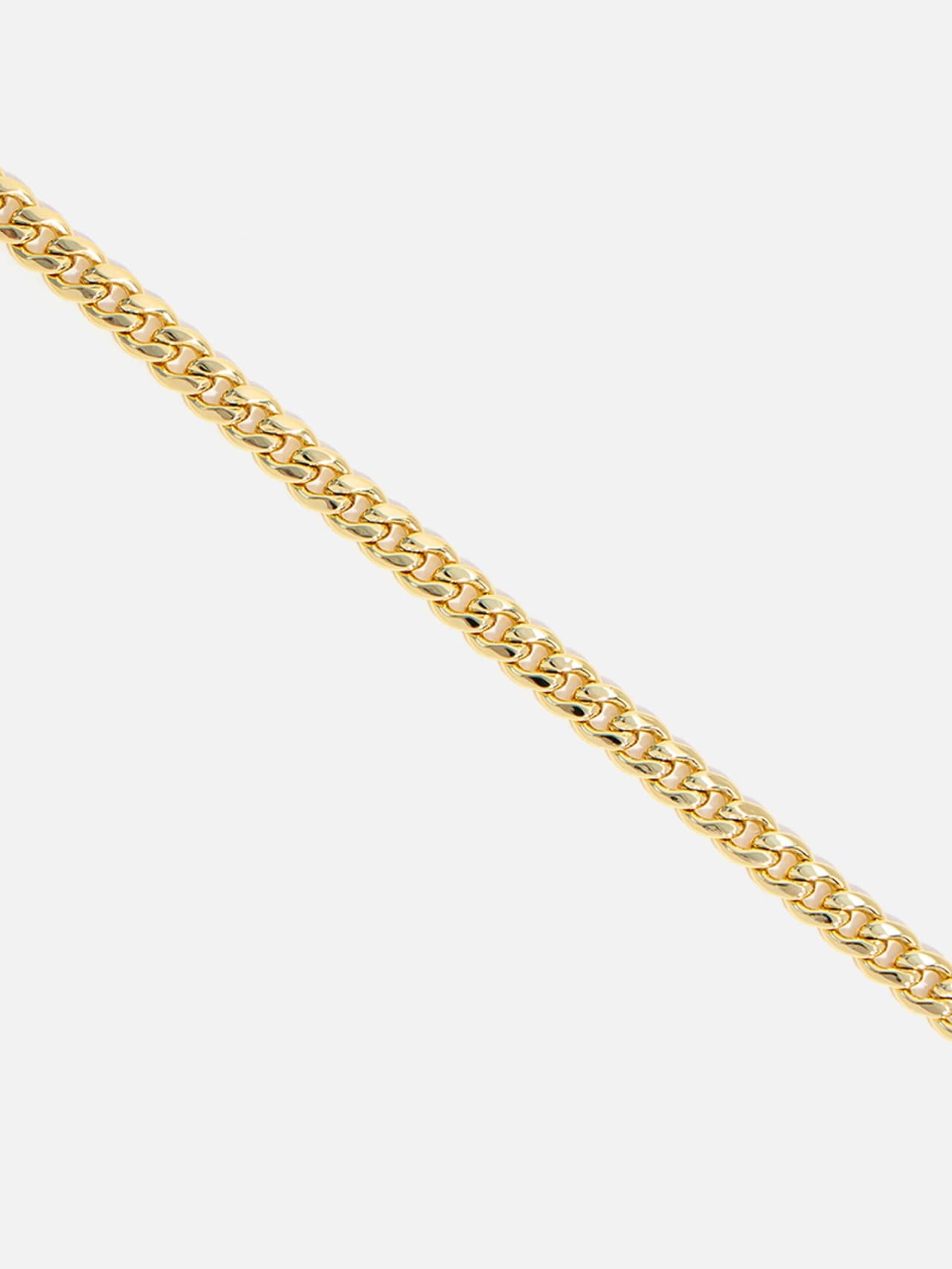 Närbild på pansarkedja 14K guldpläterat – platta polerade länkar i detaljvy
