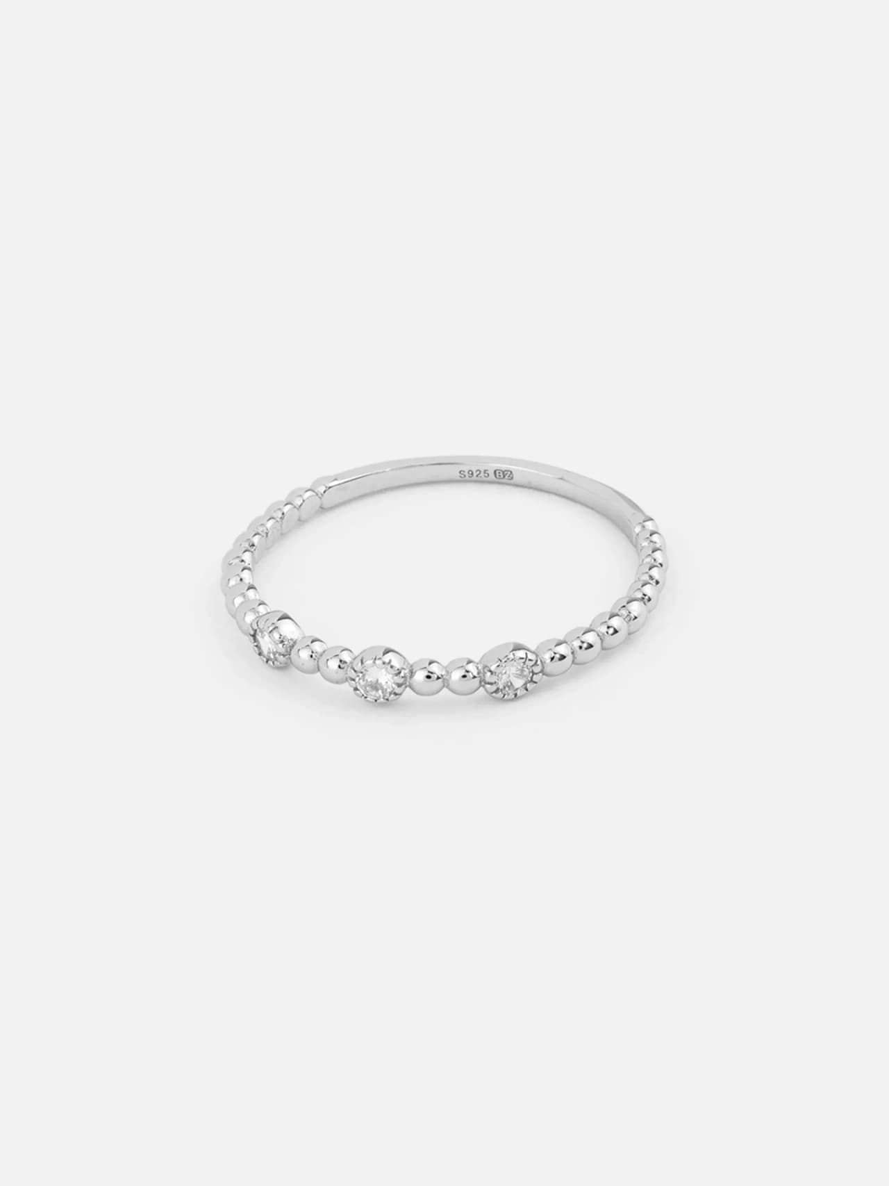 Ring i Äkta Silver med Tre Kubisk Zirkonia