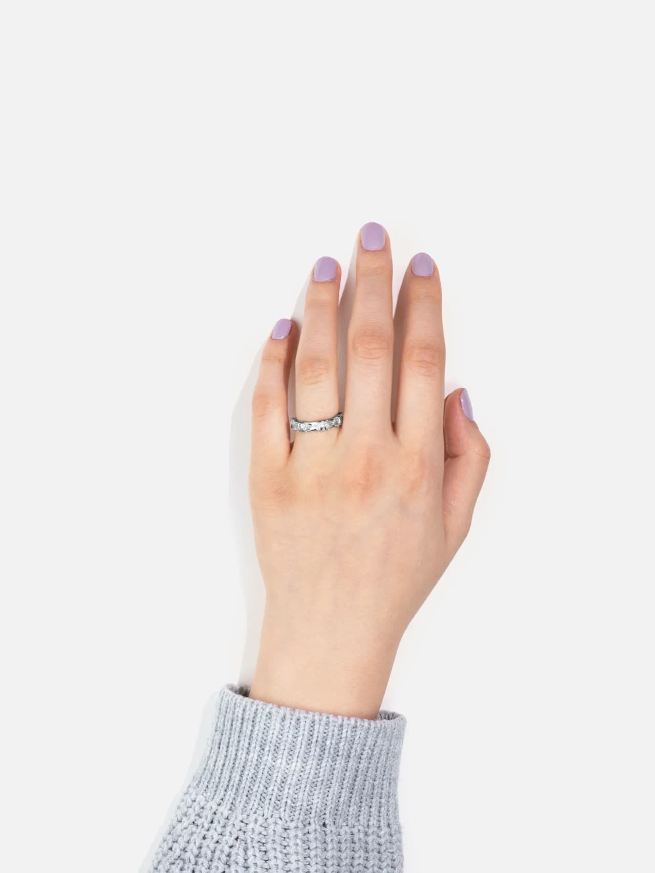 Ring i Platinumpäterad med Kristaller