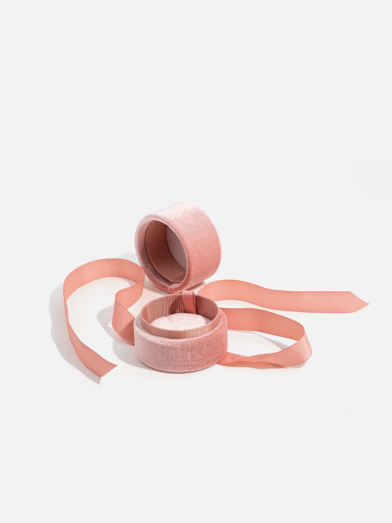 Sammet & Rosett Halsbandsask – Perfekt Presentförpackning