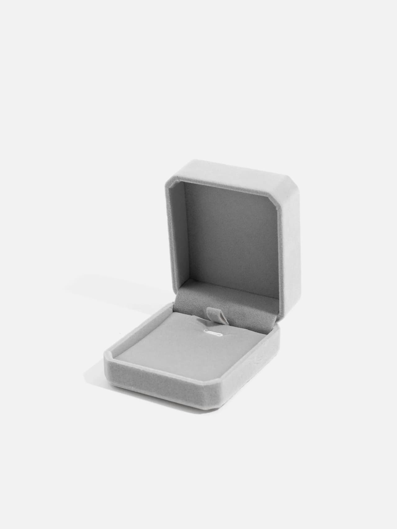 Smyckes Presentask Sammet Grå Stor 7x8.5x4 cm — öppen