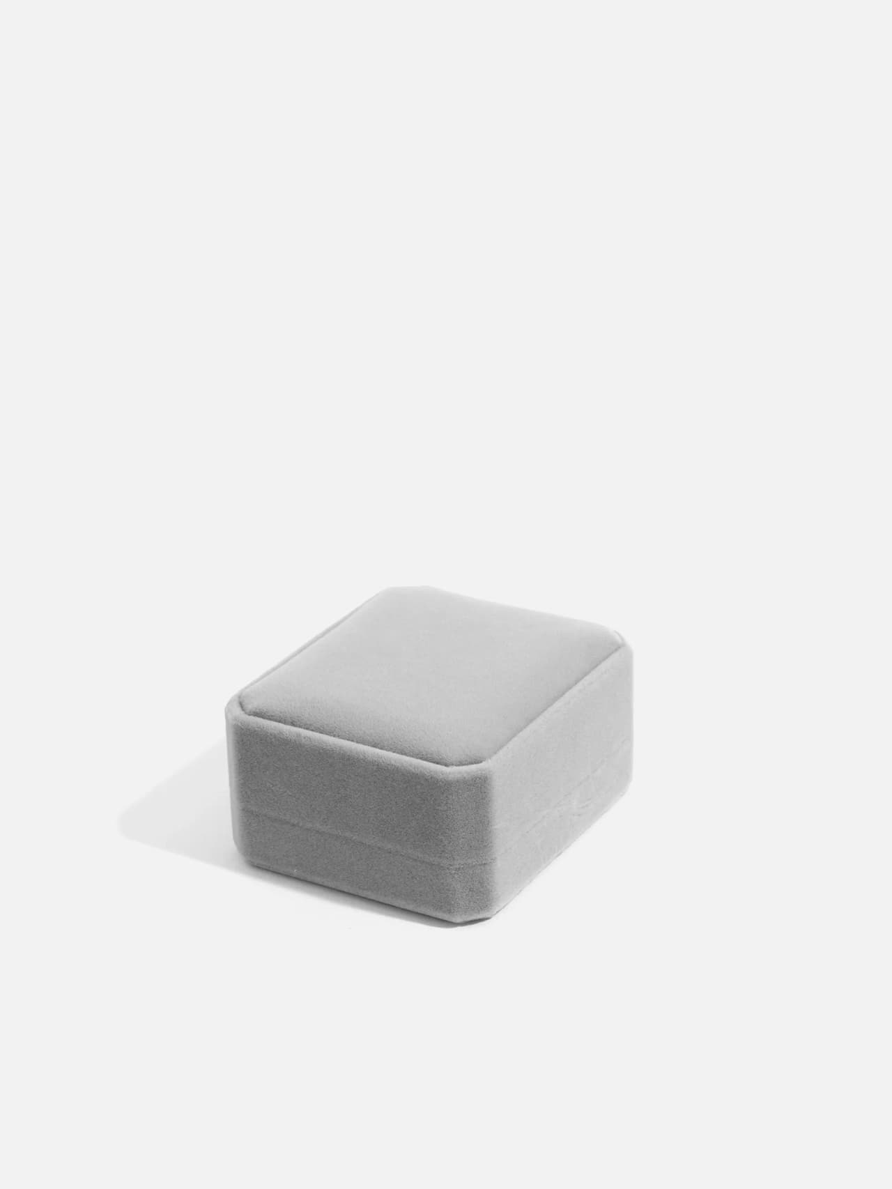Smyckes Presentask Sammet Grå Stor 7x8.5x4 cm — stängd