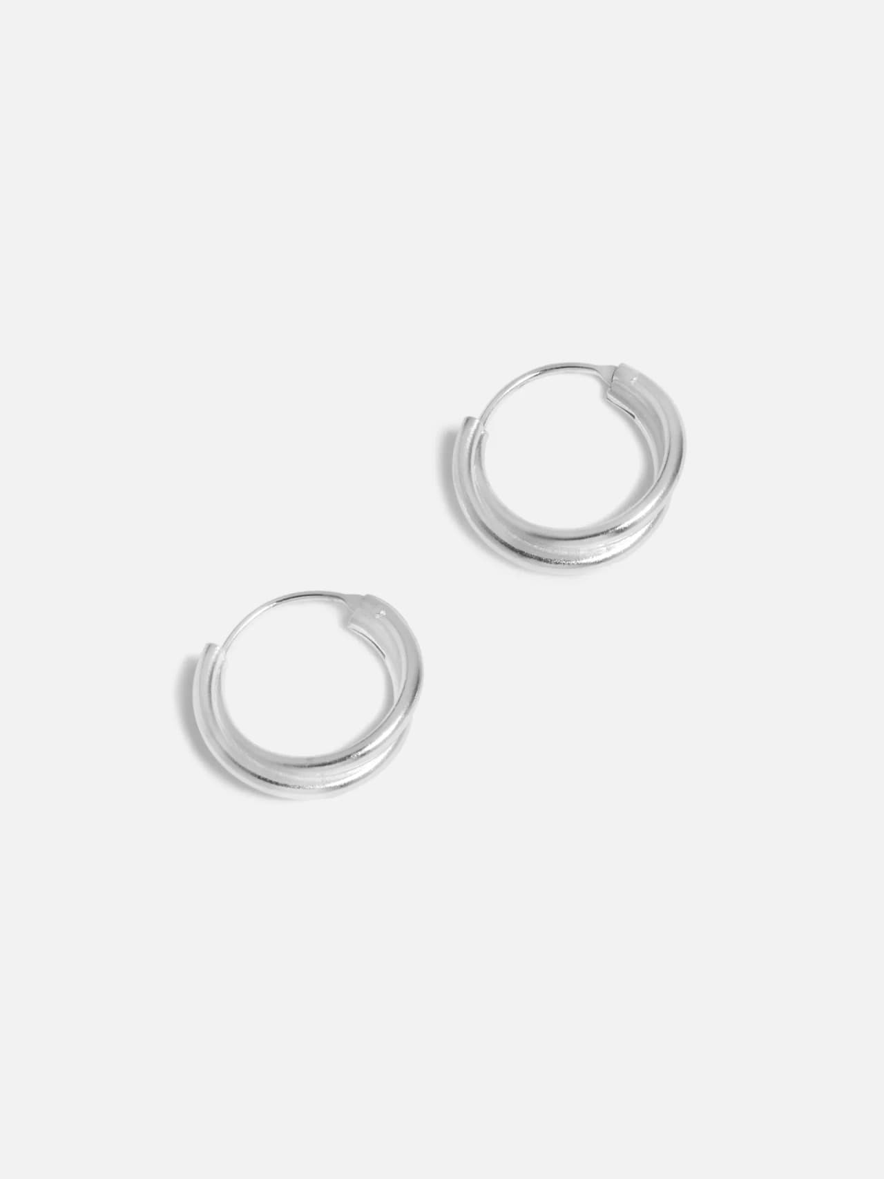 Twist Hoop Örhängen i Äkta Silver