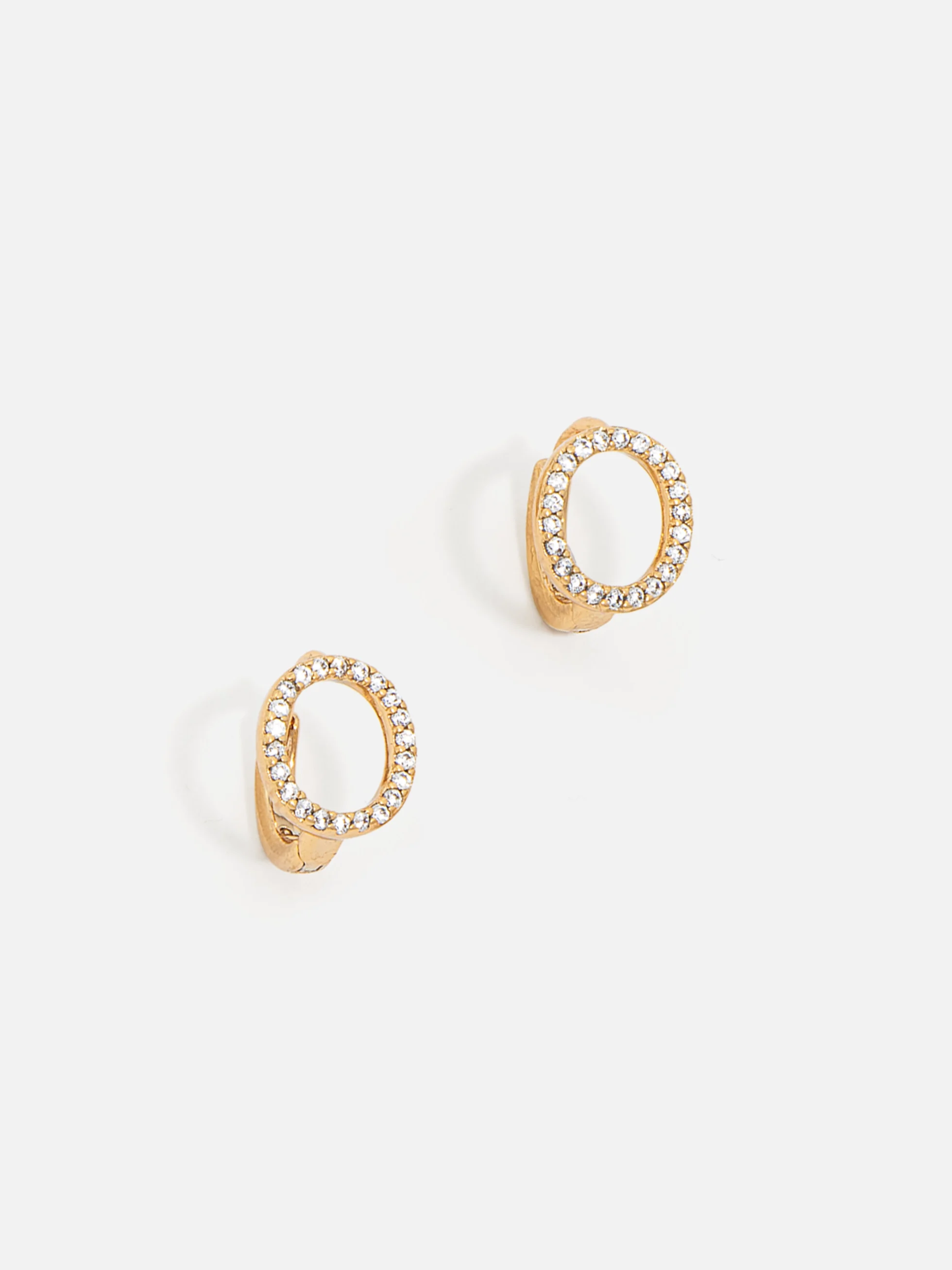 Circle örhängen i 18K guld förgyllda med cubic zirconia, eleganta och tidlösa smycken för dam.