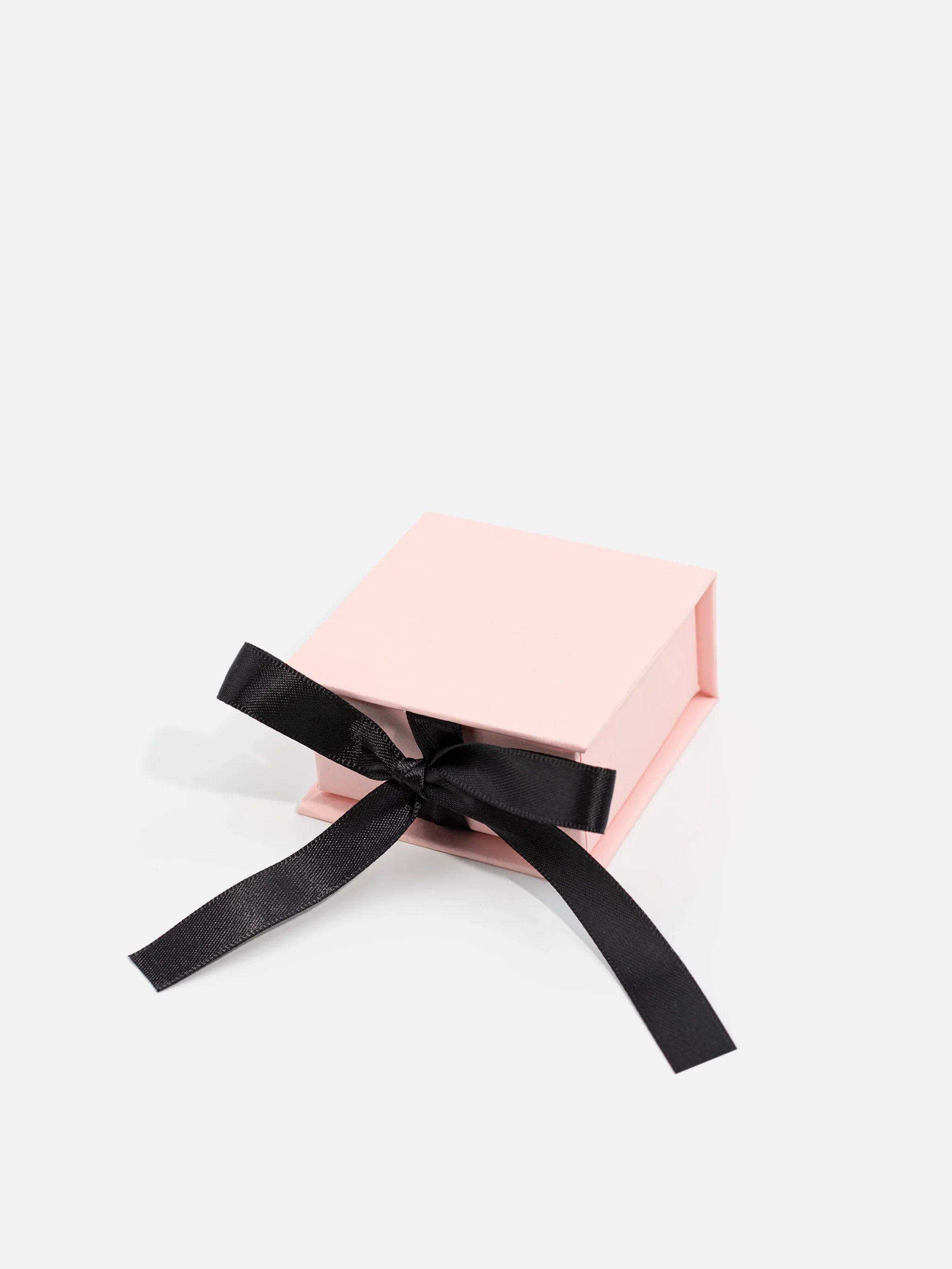 Smyckes presentask med sidenband, 7x7x3.5 cm