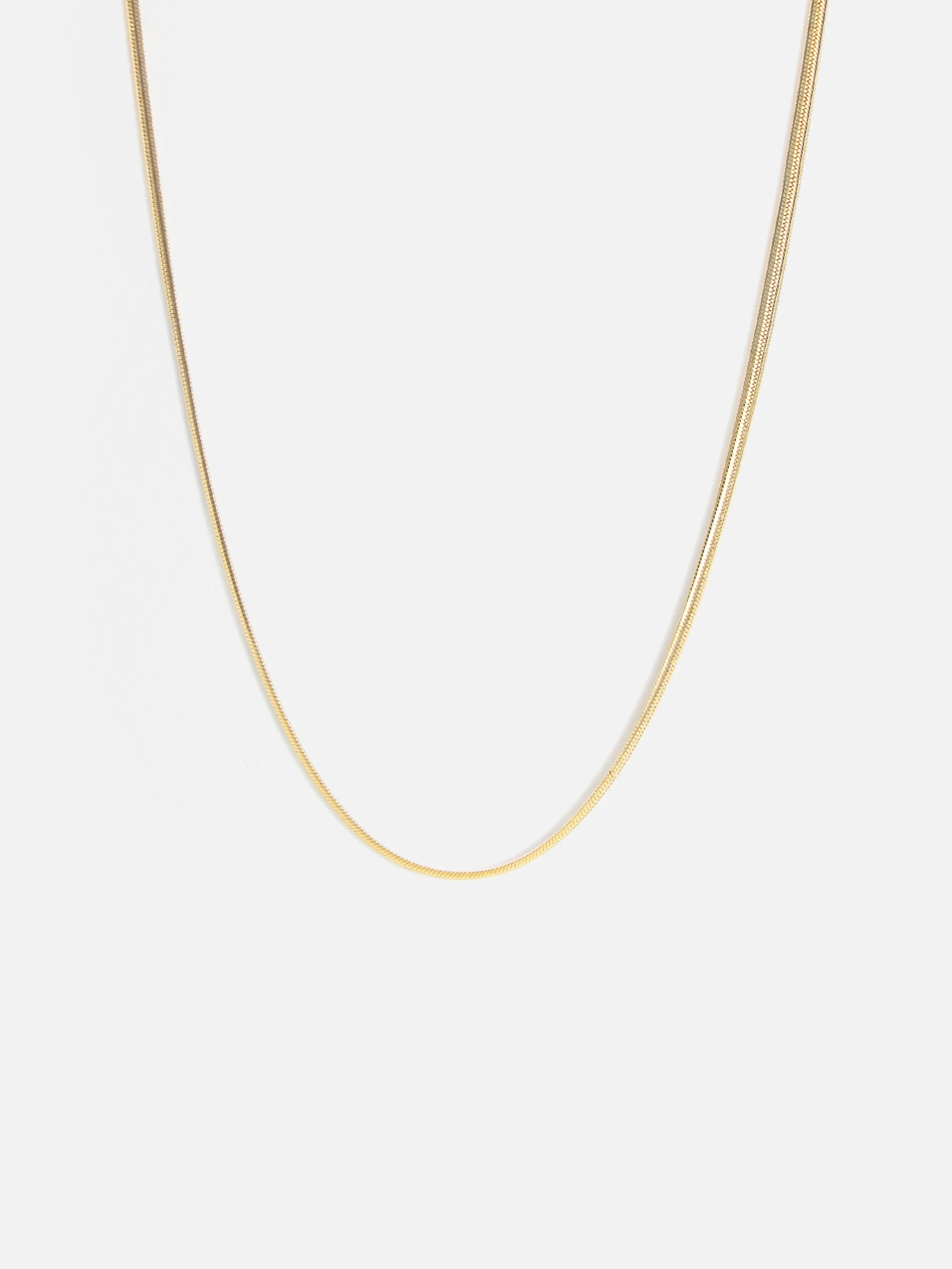 18K guldpläterat platt halsband, minimalistisk design.